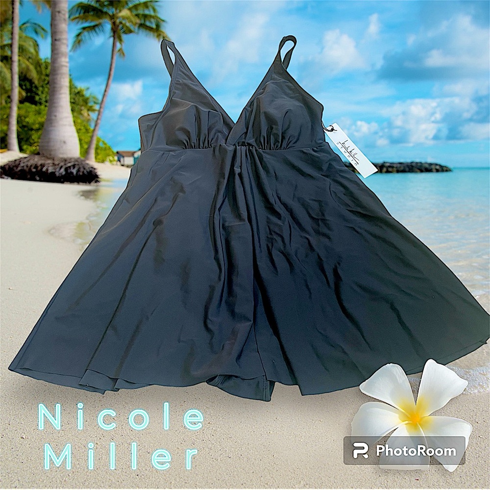 NWT. Nicole Miller Flyaway Swimdress. Black. Size Small. Adjustable Straps.